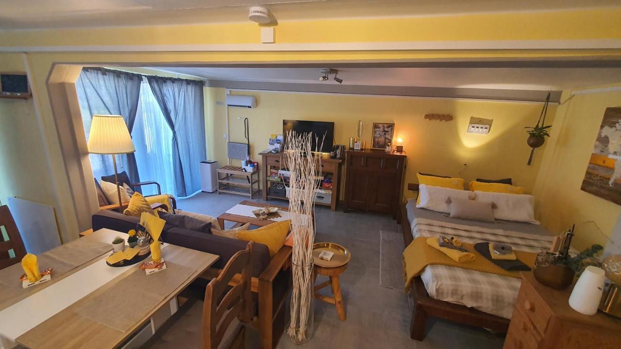 Ravissant Studio neuf, entièrement equipé, fonctionnel de 40 m2 avec entrée indépendante dans la campagne campagnes Massonnens Extérieur photo