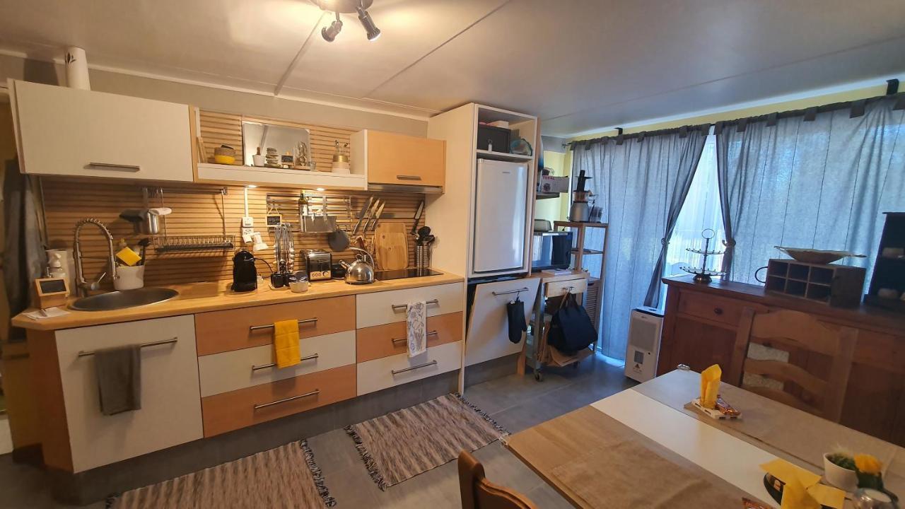 Ravissant Studio neuf, entièrement equipé, fonctionnel de 40 m2 avec entrée indépendante dans la campagne campagnes Massonnens Extérieur photo